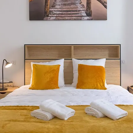 Rue De Bone By Halldis Cannes