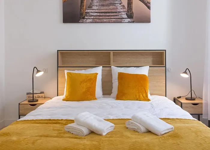 Rue De Bone By Halldis 칸느