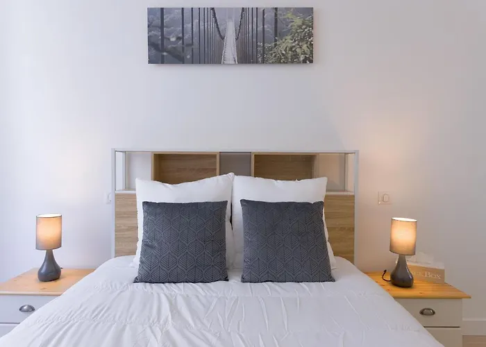 Rue De Bone By Halldis 칸느