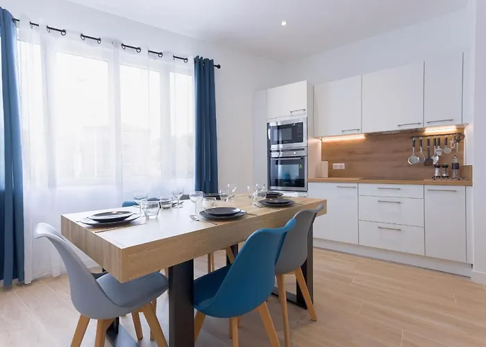 Rue De Bone By Halldis